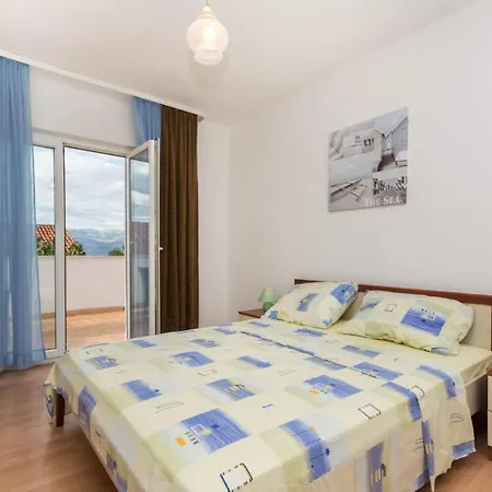 With Terrace & Private Parking Appartement *