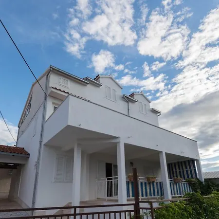 With Terrace & Private Parking Supetar