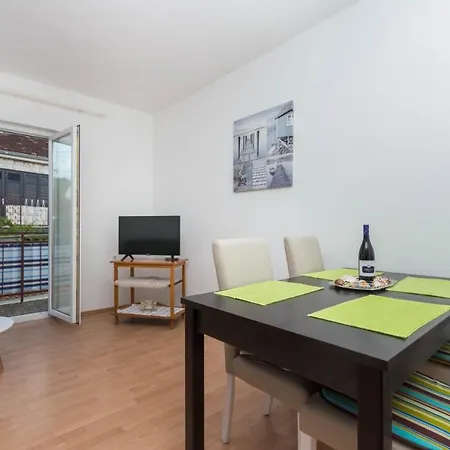 With Terrace & Private Parking * Supetar