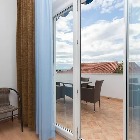 Apartment With Terrace & Private Parking